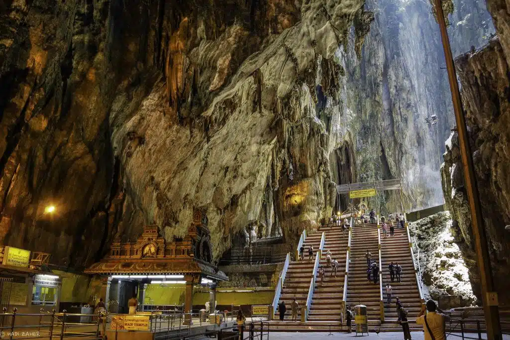 Batu-Barlangok-magyarul