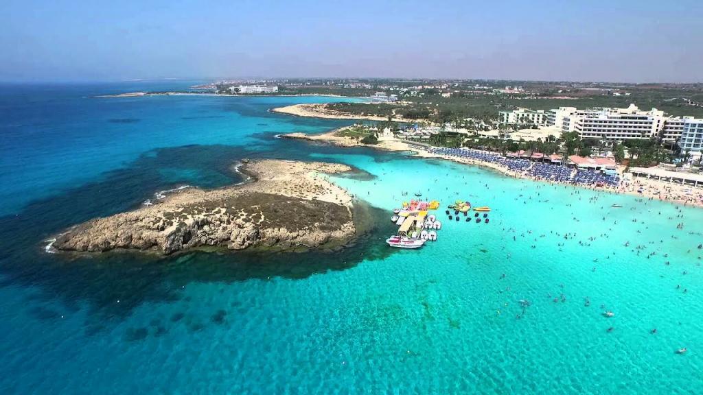 Ciprus-Nissi-Beach-nyaralas