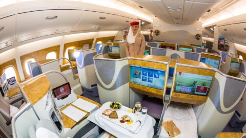 Emirates-Airlines-interior-avión