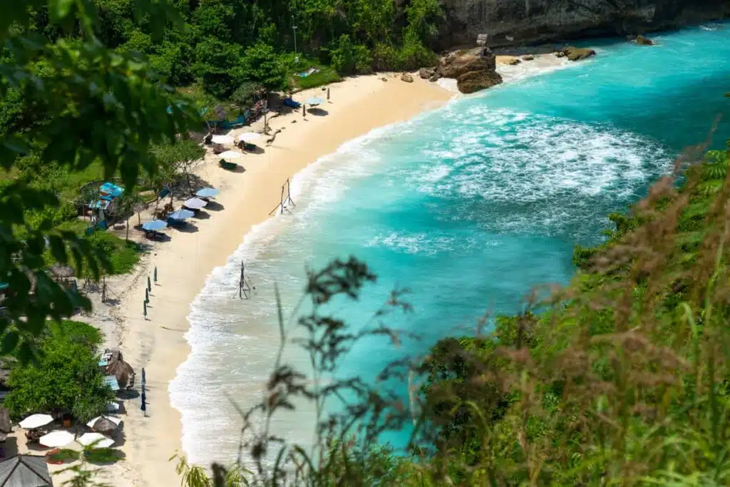 Diamond-Beach-Nusa-Penida-nyaralas