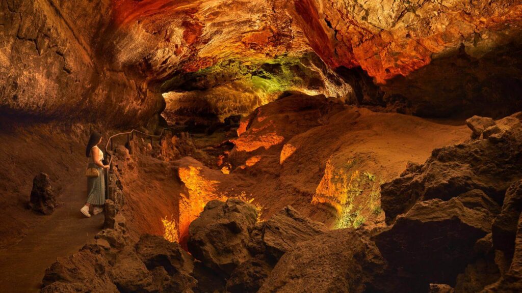 Kalandnyaralas-Fuerteventura-los-verdes-barlang