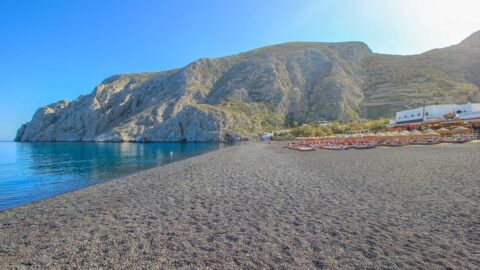 Kamari-santorini-strandok-part