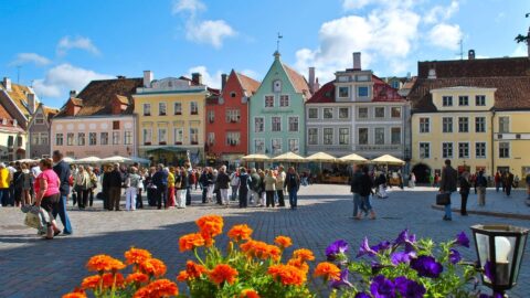 Tallinn-latnivalok-varoshaza-ter