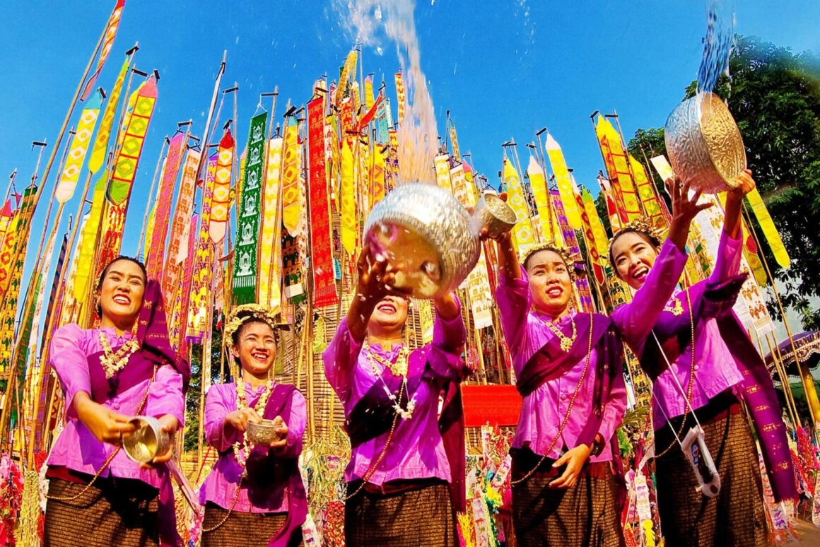 Thaiföld Songkran