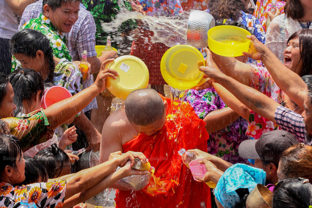 Thaiföld Songkran
